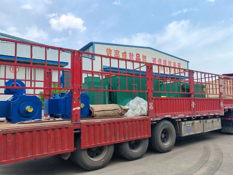 兩（liǎng）台直流電（diàn）機和兩台交流電機正好一車貨，出發